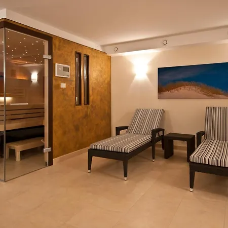 Ostsee Lodges Mit Wellnessbereich Timmendorfer Strand Exterior photo